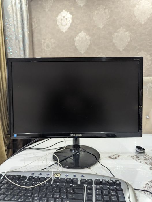 Монитор Samsung модель: S23C350H