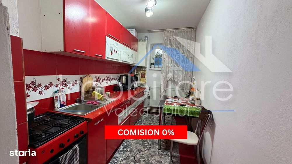 Apartament 3 camere de vânzare – Petroșani, Piața Dacia, Etaj 2