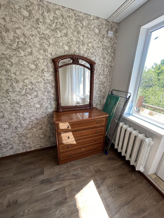 Срочно продам спальный гарнитур