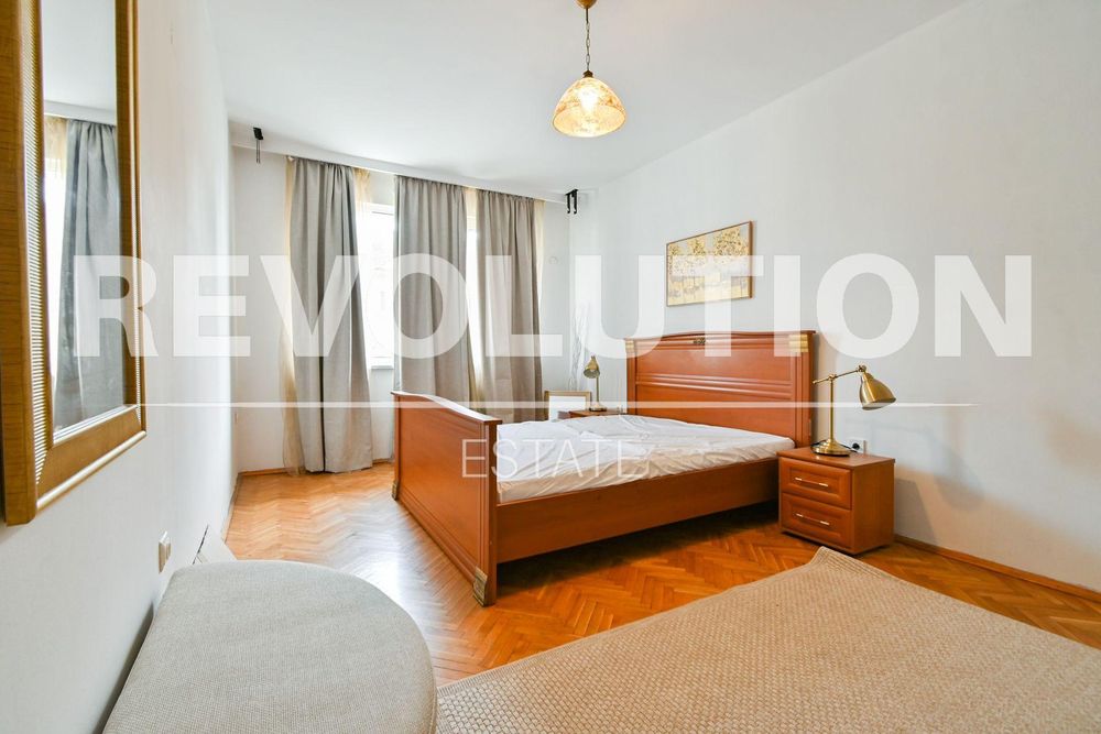 Дава се под наем Четиристаен апартамент в София, Център - 150 кв.м за 1250 € - Снимка #13