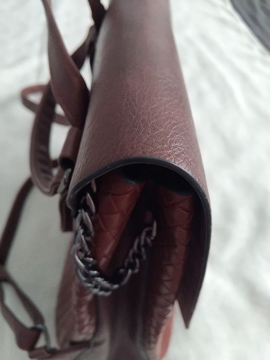 Дамска раница бордо