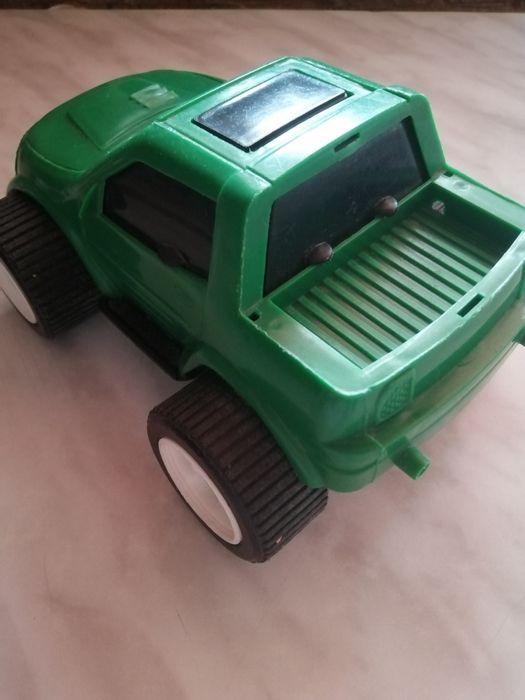 Машинки детские, пистолет продам