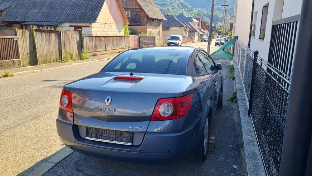 Vând Renault Megan 2 CC avariat față