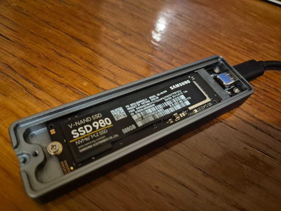 SSD extern Samsung V-NAND 980 500Gb, M.2 NVMe SATA, 10Gbps, USB-C