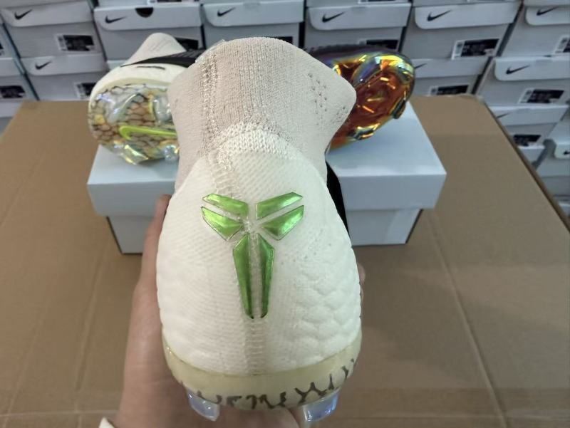 Ghete fotbal nike phantom gx ii elite fg - mamba mentality (kobe bryan