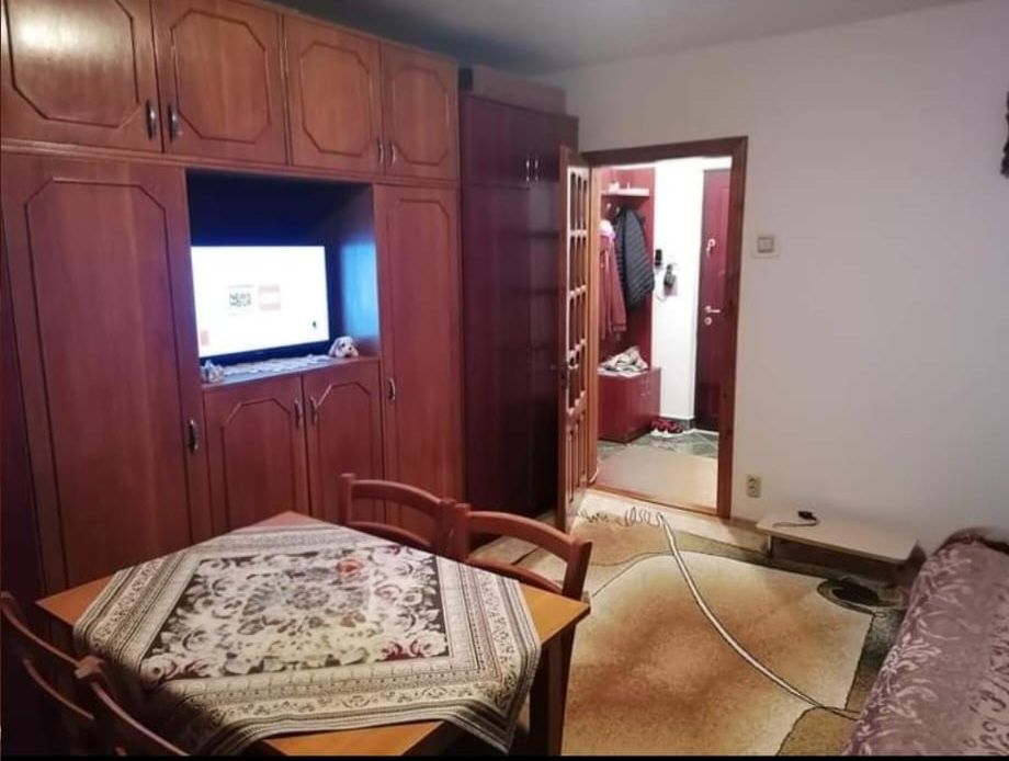 Închiriez garsonieră confort sporit pe Zamca