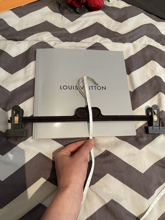Umerase pantaloni / fuste Louis Vuitton autentice, uzate dar in stare