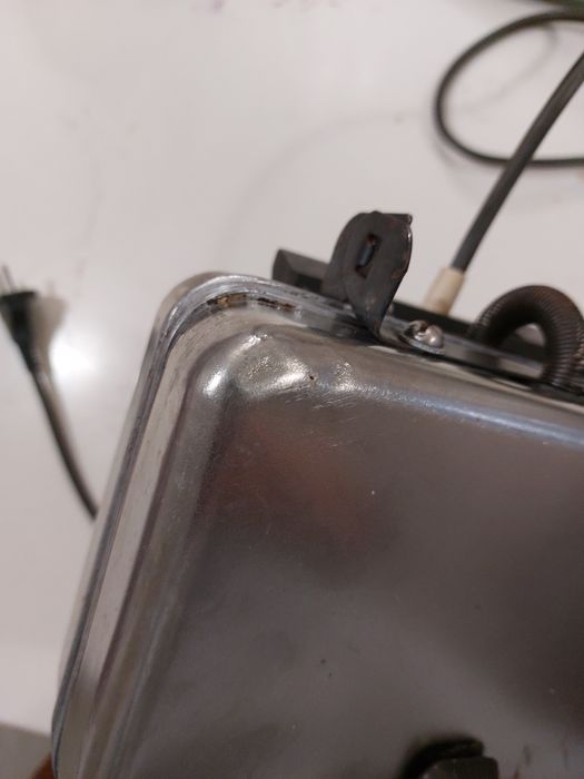 Электровафельниа Вафельница