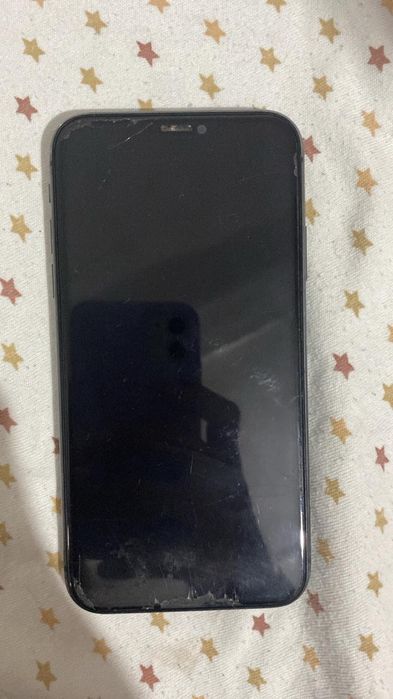 Продам  айфон 11