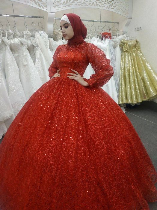 Платья на продажу