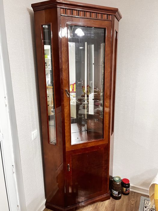 Угловой сервант горка для посуды