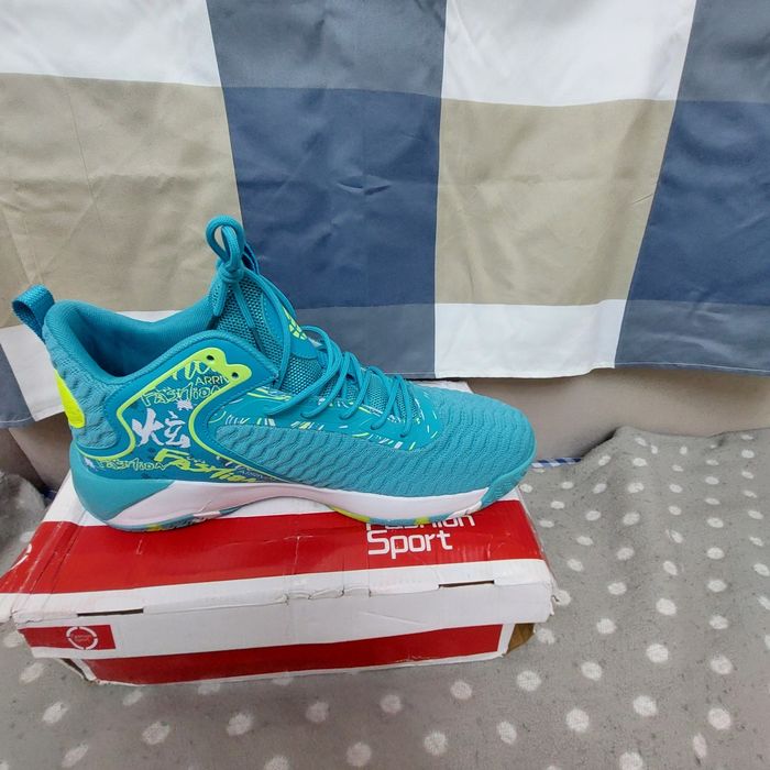 Кроссовки большого размера