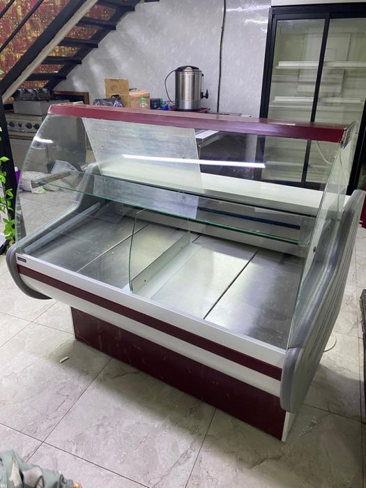 Холодильная витрина Leadbros