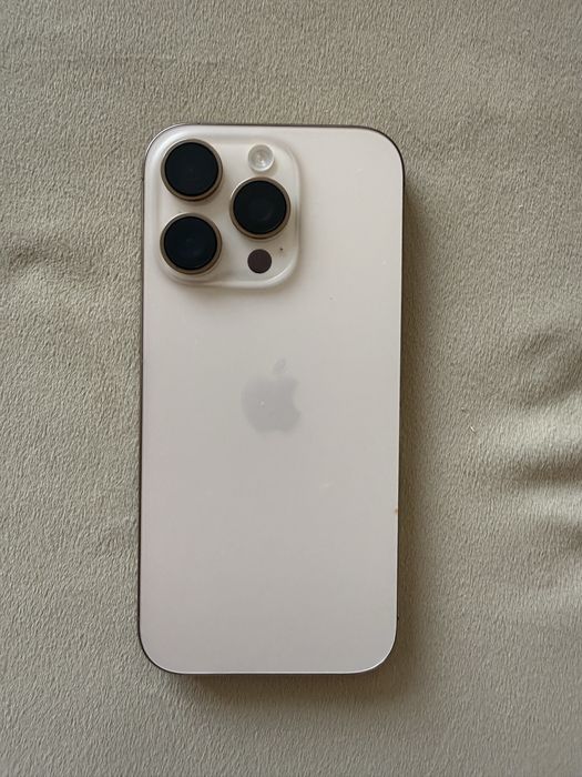 Продам айфон 16 про