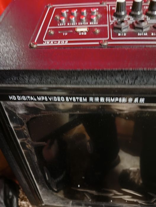 Vând boxa portabila