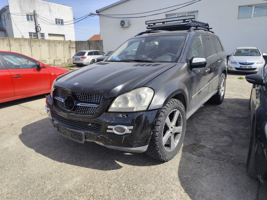 Mercedes GL 320 BlueEfficiency Avariat REZERVAT !