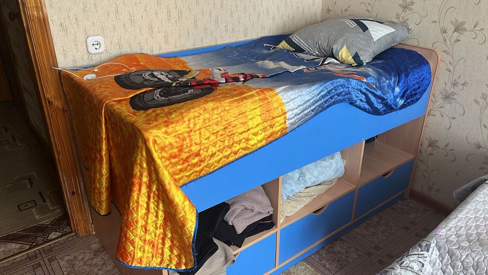 Продам кровать детскую