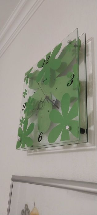 часы настенные с цветами