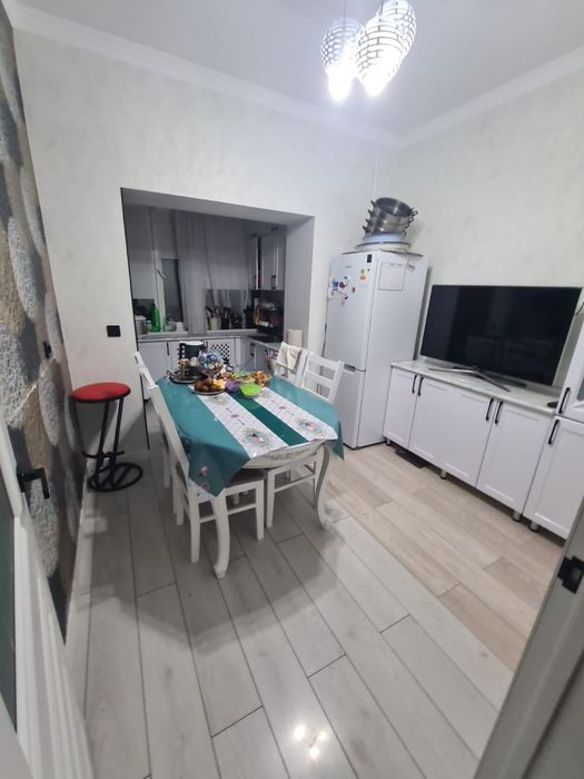 Продам 4 комнатную квартиру