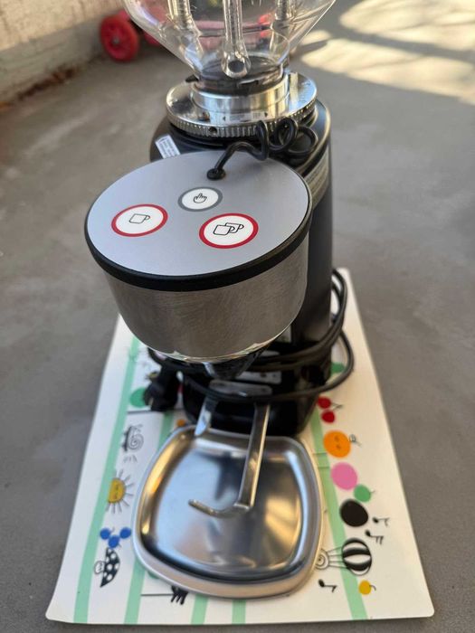 Кафемелачка Mazzer Mini Electronic, с нови оригинални ножове