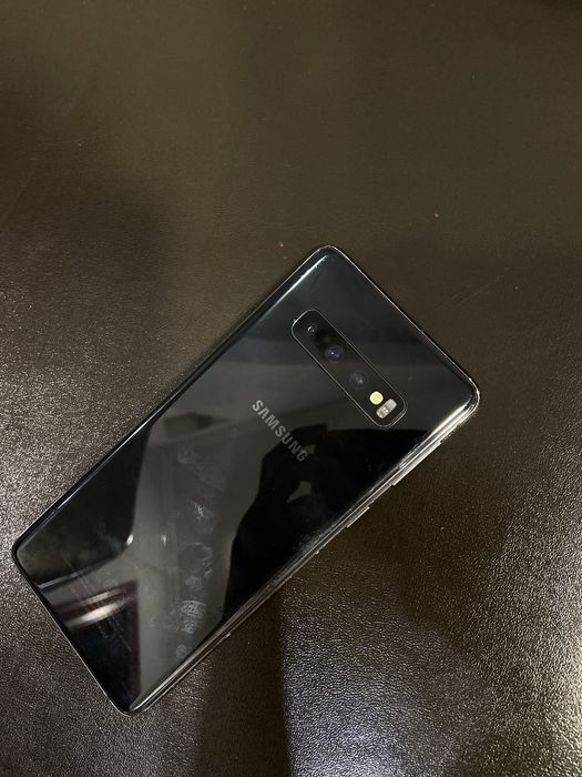 Samsung s10 в хорошем состоянии