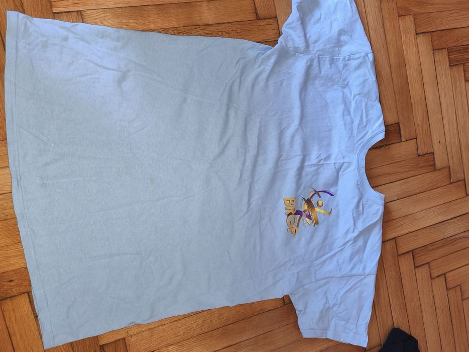 2 броя спортни тениски необличани