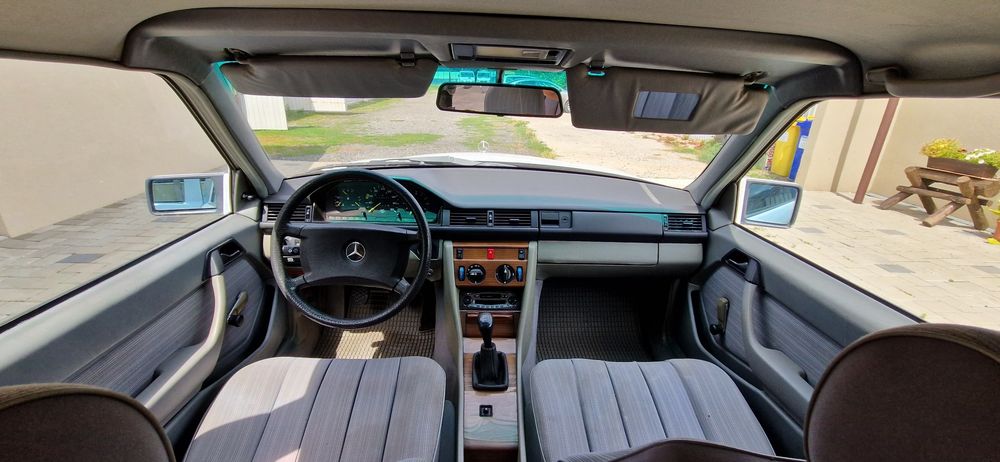 MERCEDES-BENZ E-Class 1989 — imagine 5