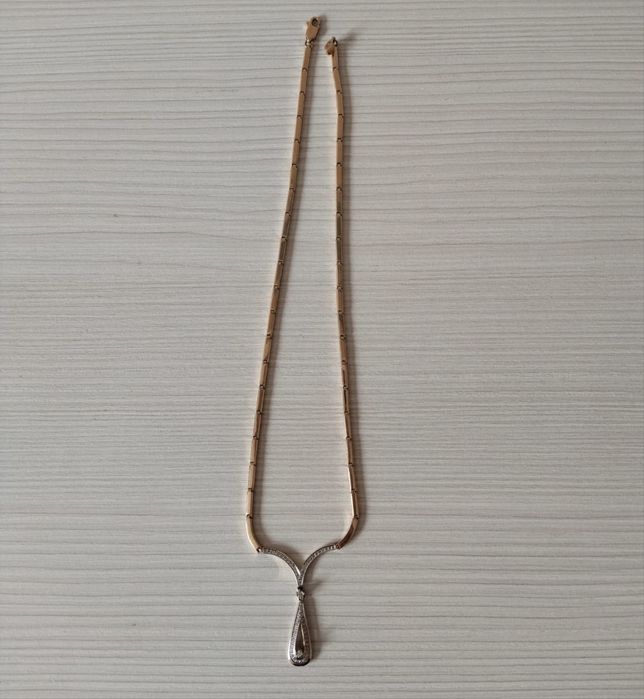 Золотое колье с бриллиантами