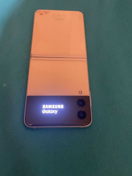 Samsung Galaxy Z Flip3 5G