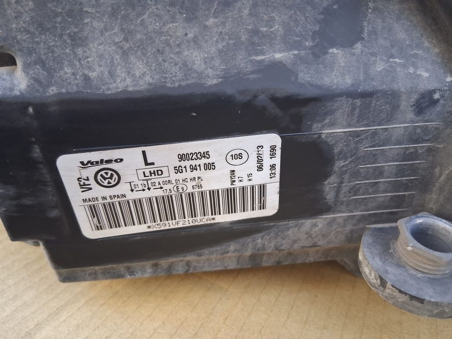 Faruri Golf 7 cu sticla crapata