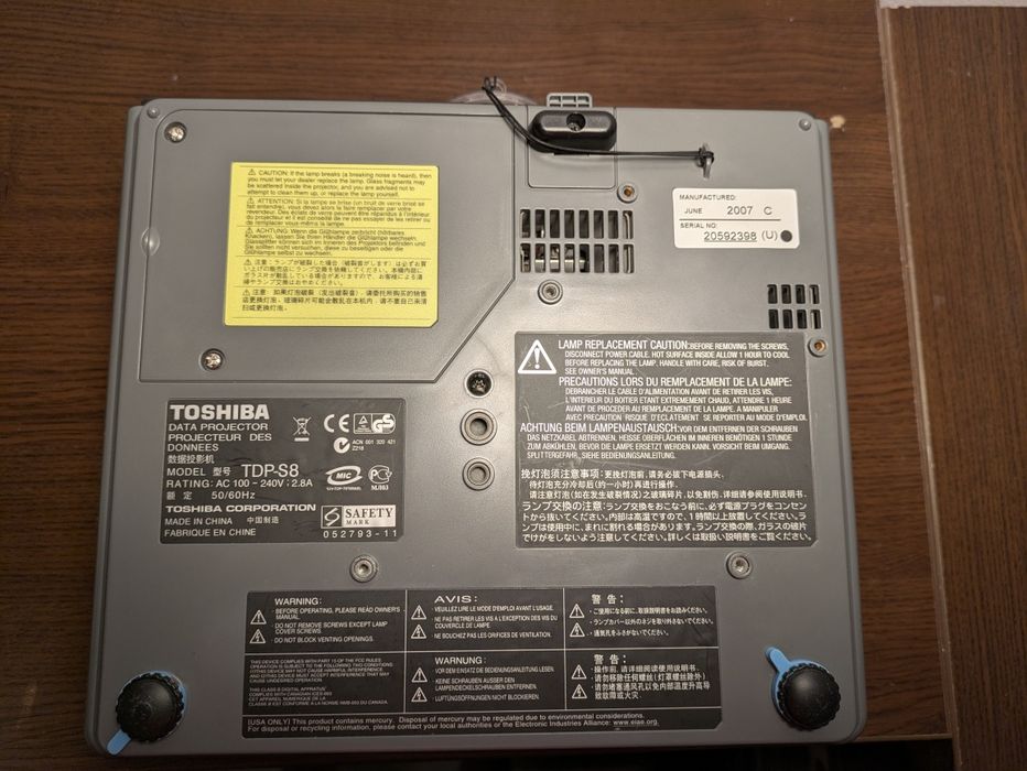 Videoproiector Toshiba TDP-S8