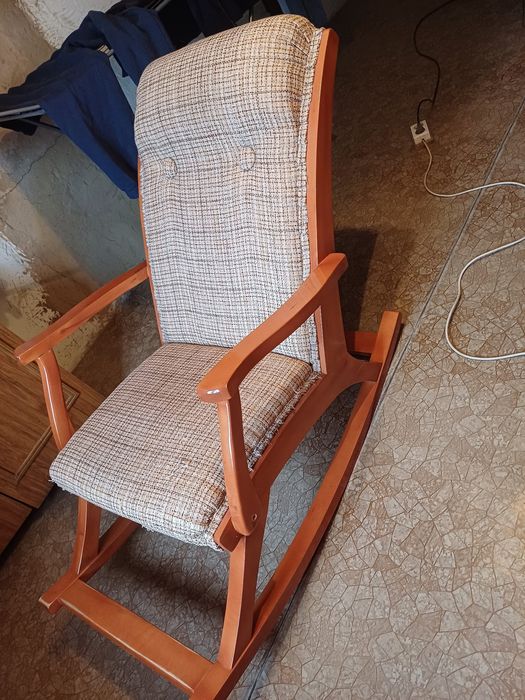 Продам кресло за