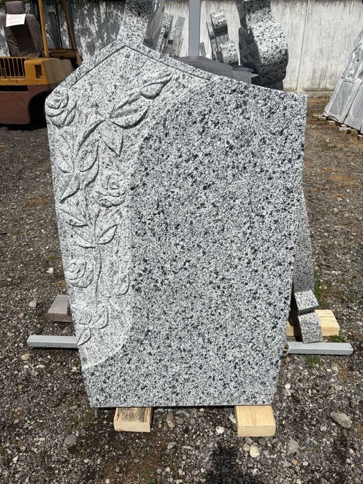 15% reducere la monumente funerare marmura si granit