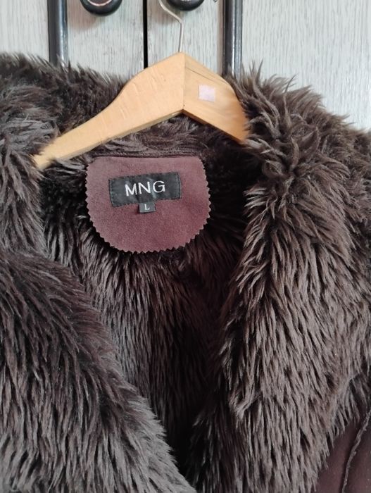 Дамско късо кожухче МNG