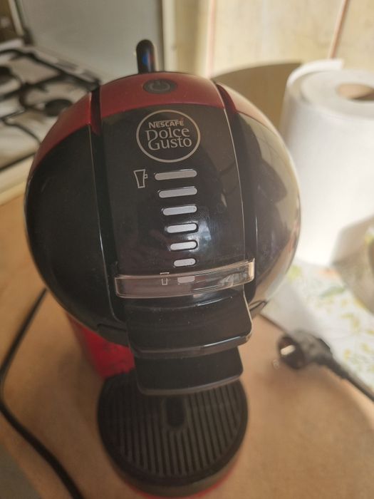 Expressor pe capsule Nescafe Dolce Gusto