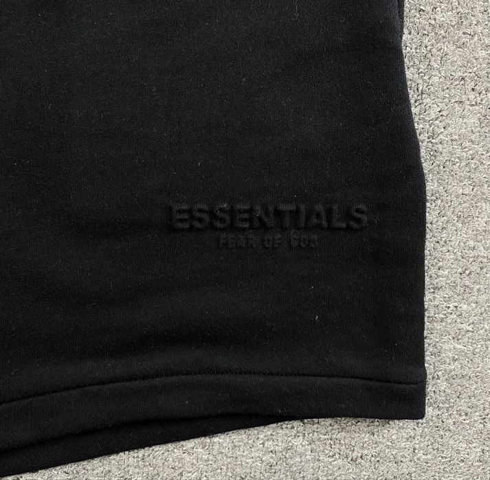 Pantaloni Scurti Essentials / Premium / 2026