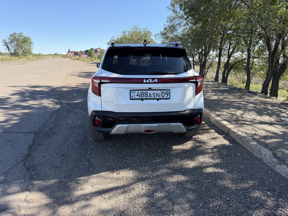 Кия Селтос новая автомашина