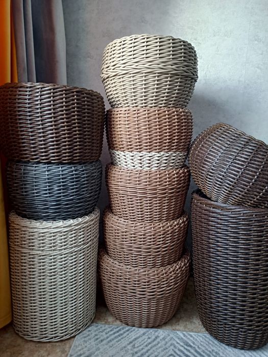 Кашпо для цветов из ротанга