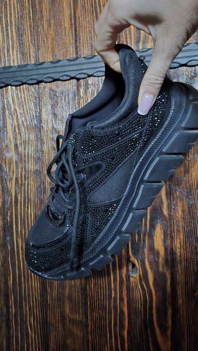 Кожени сандали,боти,кецове