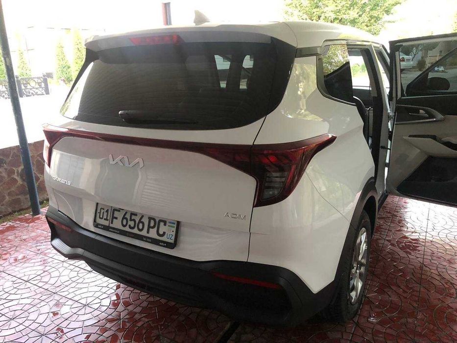 продаю KIA carens comfort