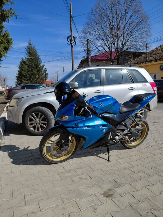 vând yamaha yzf r125