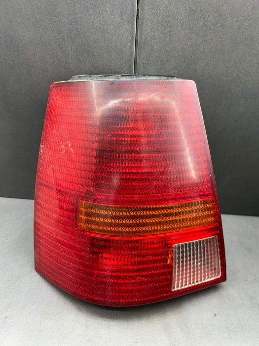 Lampa / Tripla stop stanga pe aripa 28439003 Volkswagen VW Golf 2002