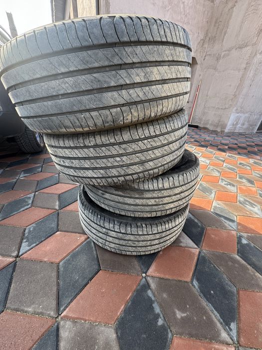 Anvelope 215 55 R 18 vară