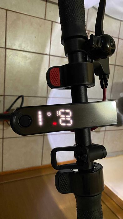 SIGILATA Trotinetă electrică ZWheel E9 PRO autonomie 25-30km 350W roți pline