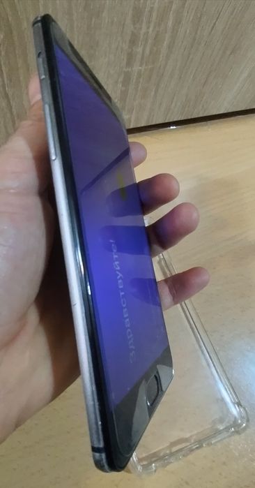 One plus 3T смартфон