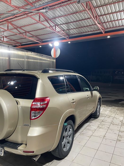 Продам RAV4 в отличном состяний