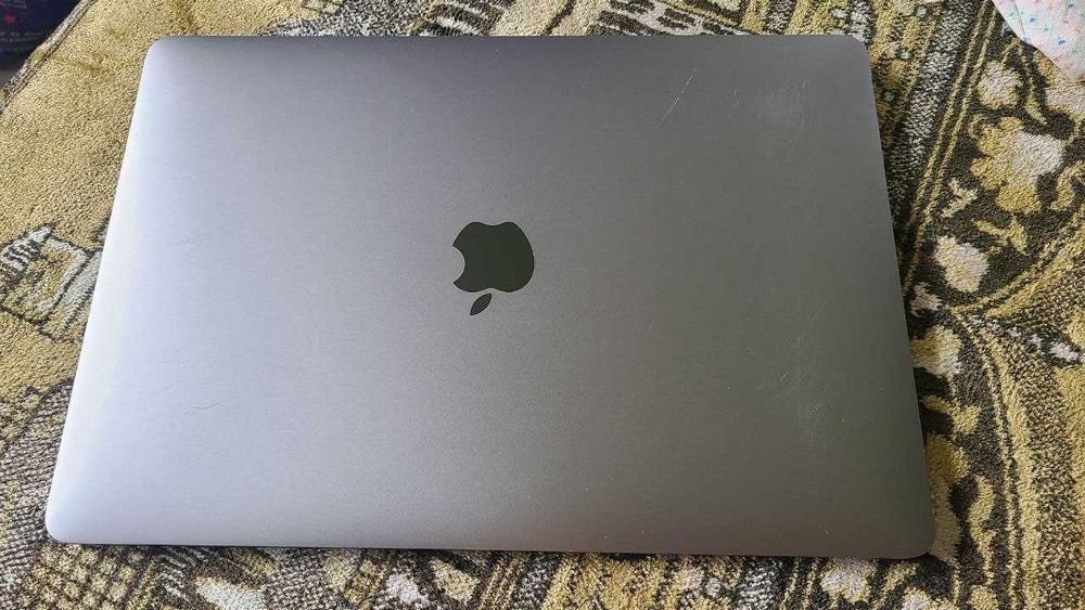 Macbook Air 13 2018 i5 16/256