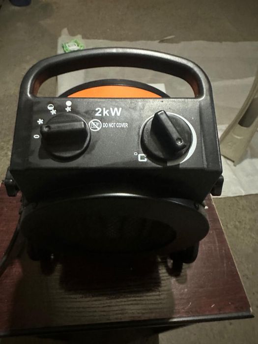 Обогреватель /тепловая пушка мощность 2000 ВВат