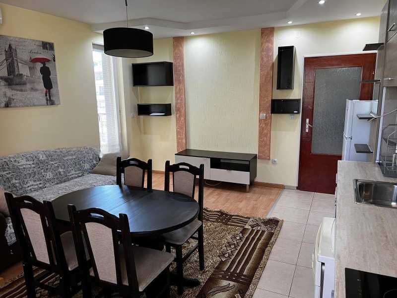 Дава се под наем Тристаен апартамент в София, Бъкстон - 85 кв.м за 714 € - Снимка #2