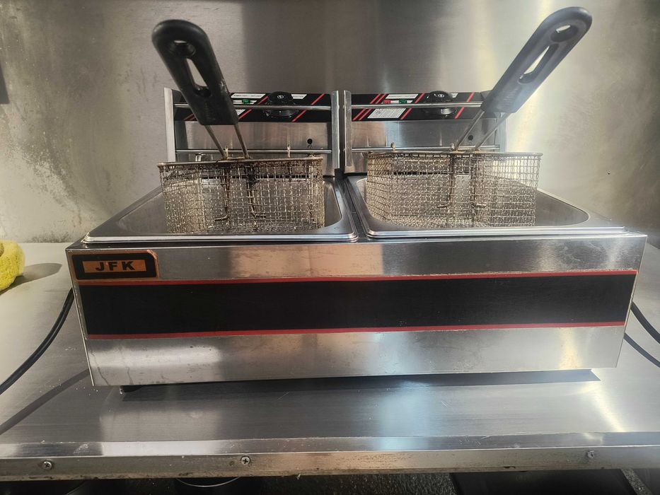 Професионален фритюрник двоен